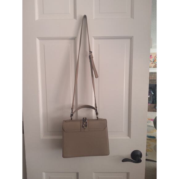 Badgley Mischka TurnKey studded embellished crossbody purse tan handle 10x7.5 in - Picture 6 of 10